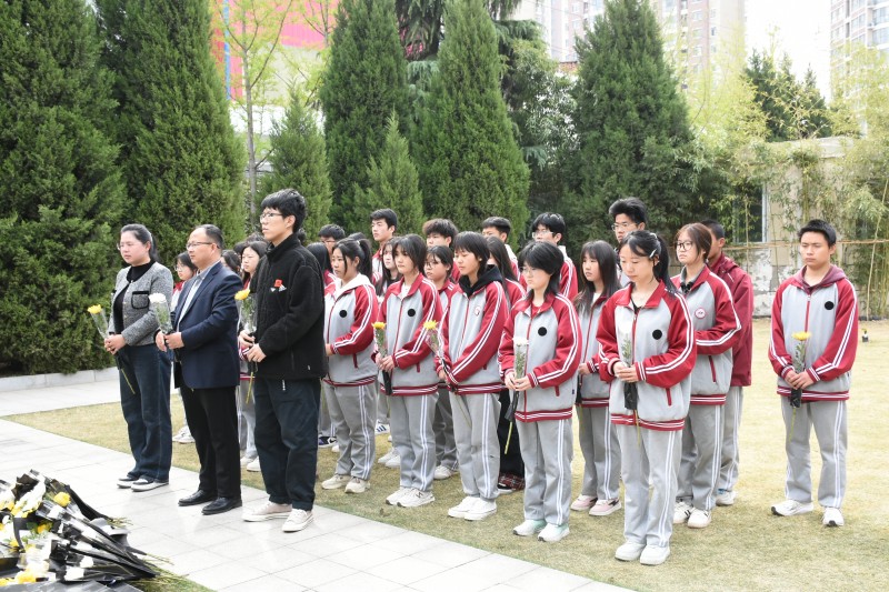 清明追思英烈志 薪火相传勇担当——漯河市第一中等专业学校 开展“清明祭英烈”主